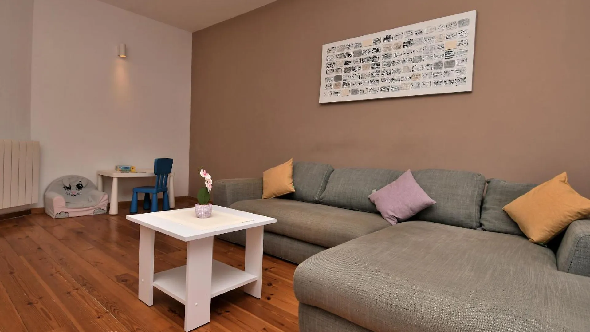 Apartment Honey Bee Pula 0*,  Croatia